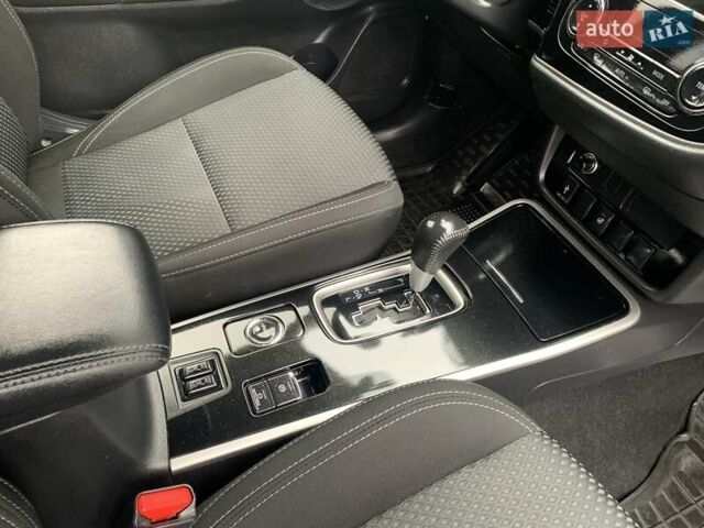 Коричневий Міцубісі Аутлендер, об'ємом двигуна 2 л та пробігом 125 тис. км за 18700 $, фото 86 на Automoto.ua