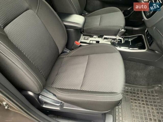 Коричневий Міцубісі Аутлендер, об'ємом двигуна 2 л та пробігом 125 тис. км за 18700 $, фото 90 на Automoto.ua