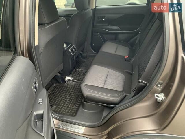 Коричневий Міцубісі Аутлендер, об'ємом двигуна 2 л та пробігом 125 тис. км за 18700 $, фото 122 на Automoto.ua