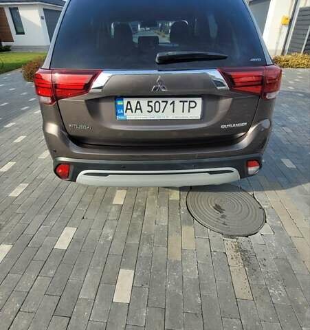 Коричневый Мицубиси Аутлендер, объемом двигателя 2 л и пробегом 125 тыс. км за 15500 $, фото 9 на Automoto.ua