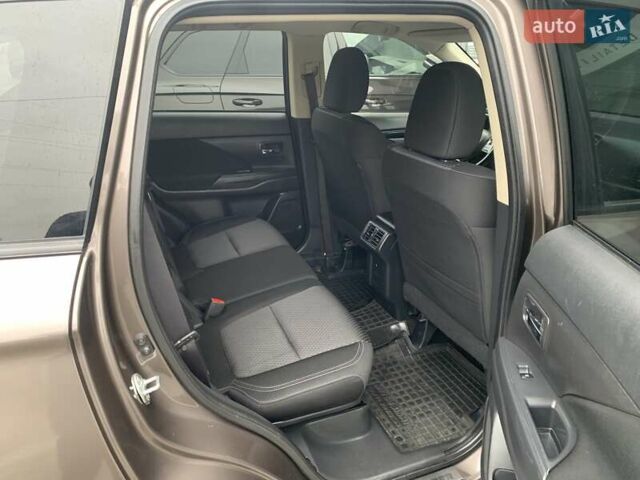 Коричневий Міцубісі Аутлендер, об'ємом двигуна 2 л та пробігом 125 тис. км за 18700 $, фото 115 на Automoto.ua