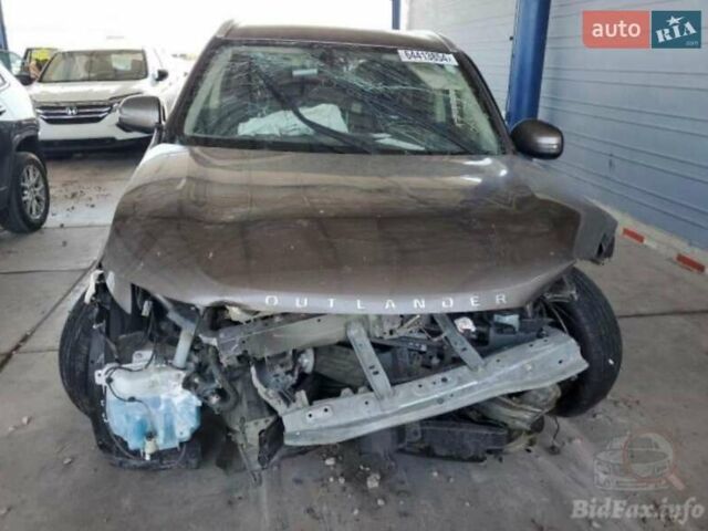 Коричневий Міцубісі Аутлендер, об'ємом двигуна 2 л та пробігом 128 тис. км за 6500 $, фото 5 на Automoto.ua