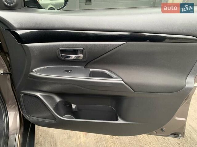 Коричневий Міцубісі Аутлендер, об'ємом двигуна 2 л та пробігом 125 тис. км за 18700 $, фото 81 на Automoto.ua