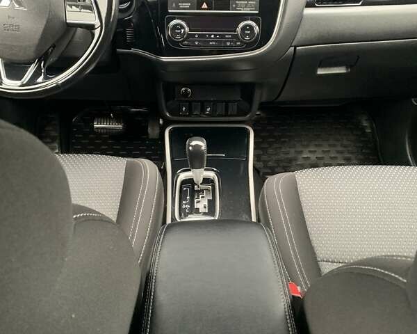 Коричневий Міцубісі Аутлендер, об'ємом двигуна 2 л та пробігом 125 тис. км за 18700 $, фото 110 на Automoto.ua