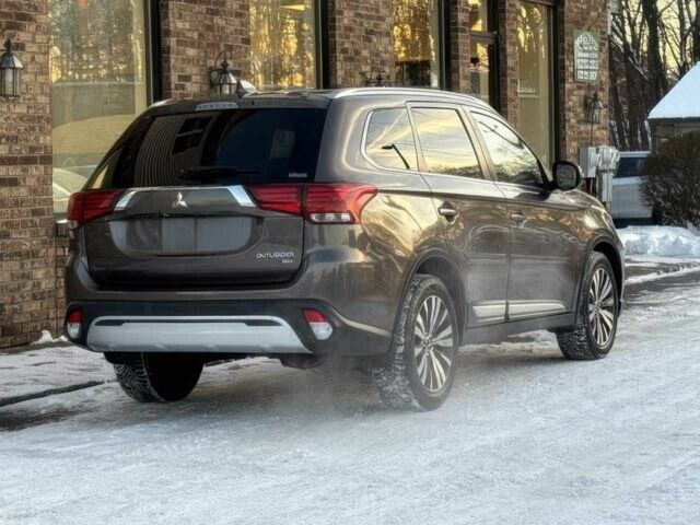 Коричневый Мицубиси Аутлендер, объемом двигателя 2.4 л и пробегом 36 тыс. км за 14000 $, фото 3 на Automoto.ua