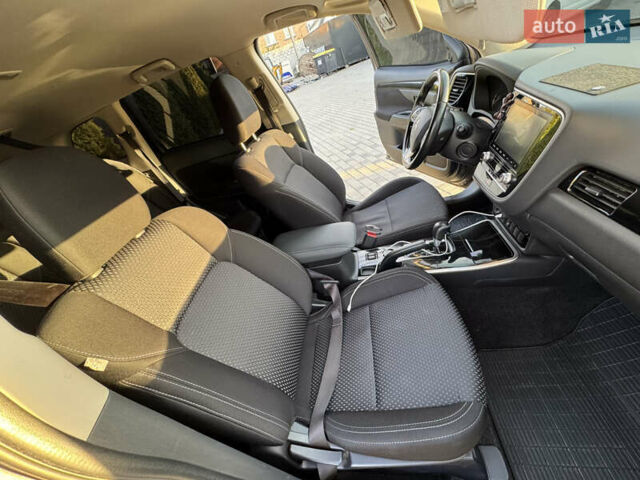 Коричневый Мицубиси Аутлендер, объемом двигателя 2 л и пробегом 45 тыс. км за 22500 $, фото 22 на Automoto.ua