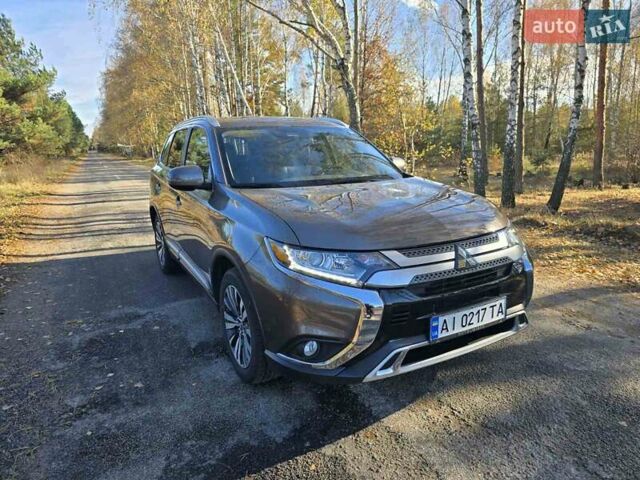 Коричневый Мицубиси Аутлендер, объемом двигателя 2.36 л и пробегом 69 тыс. км за 19700 $, фото 2 на Automoto.ua