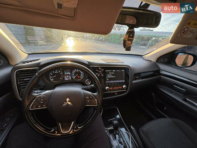 Коричневый Мицубиси Аутлендер, объемом двигателя 2 л и пробегом 45 тыс. км за 22500 $, фото 16 на Automoto.ua