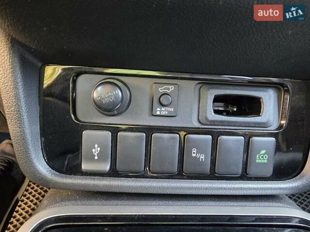 Коричневый Мицубиси Аутлендер, объемом двигателя 2.36 л и пробегом 69 тыс. км за 19700 $, фото 12 на Automoto.ua