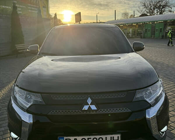 Коричневый Мицубиси Аутлендер, объемом двигателя 2 л и пробегом 45 тыс. км за 22500 $, фото 27 на Automoto.ua