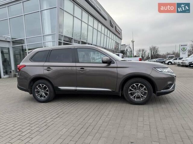 Коричневий Міцубісі Аутлендер, об'ємом двигуна 2.36 л та пробігом 34 тис. км за 23900 $, фото 5 на Automoto.ua