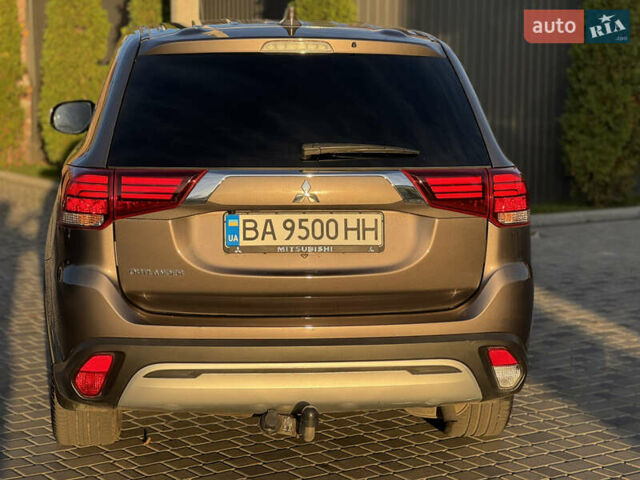 Коричневый Мицубиси Аутлендер, объемом двигателя 2 л и пробегом 45 тыс. км за 22500 $, фото 7 на Automoto.ua
