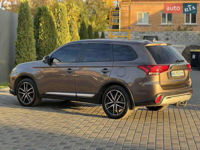 Коричневый Мицубиси Аутлендер, объемом двигателя 2 л и пробегом 45 тыс. км за 22500 $, фото 9 на Automoto.ua