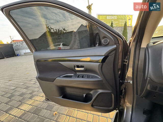 Коричневый Мицубиси Аутлендер, объемом двигателя 2 л и пробегом 45 тыс. км за 22500 $, фото 18 на Automoto.ua