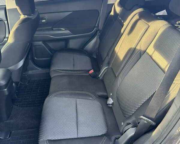 Коричневый Мицубиси Аутлендер, объемом двигателя 2 л и пробегом 45 тыс. км за 22500 $, фото 15 на Automoto.ua