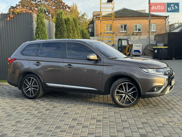 Коричневый Мицубиси Аутлендер, объемом двигателя 2 л и пробегом 45 тыс. км за 22500 $, фото 3 на Automoto.ua