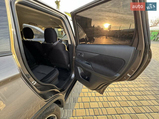 Коричневый Мицубиси Аутлендер, объемом двигателя 2 л и пробегом 45 тыс. км за 22500 $, фото 20 на Automoto.ua