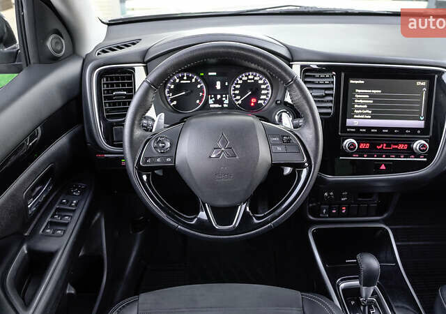 Коричневий Міцубісі Аутлендер, об'ємом двигуна 2.36 л та пробігом 80 тис. км за 24320 $, фото 9 на Automoto.ua