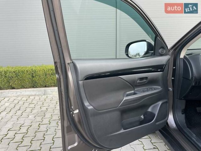 Коричневый Мицубиси Аутлендер, объемом двигателя 2 л и пробегом 65 тыс. км за 19500 $, фото 10 на Automoto.ua