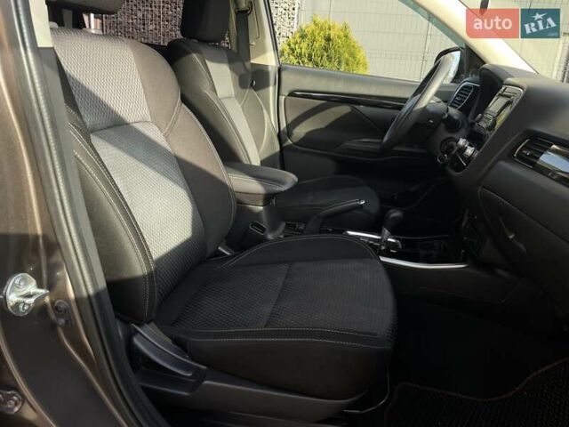 Коричневый Мицубиси Аутлендер, объемом двигателя 2 л и пробегом 65 тыс. км за 19500 $, фото 26 на Automoto.ua