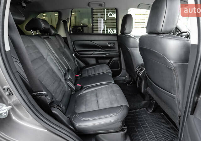 Коричневий Міцубісі Аутлендер, об'ємом двигуна 2.36 л та пробігом 80 тис. км за 24320 $, фото 6 на Automoto.ua