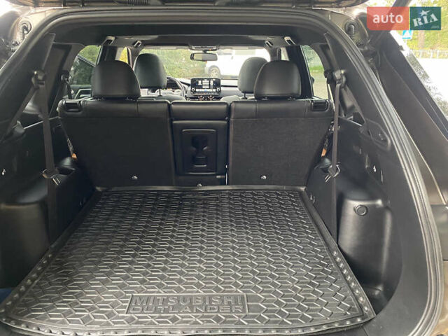 Коричневый Мицубиси Аутлендер, объемом двигателя 2.5 л и пробегом 43 тыс. км за 29500 $, фото 14 на Automoto.ua
