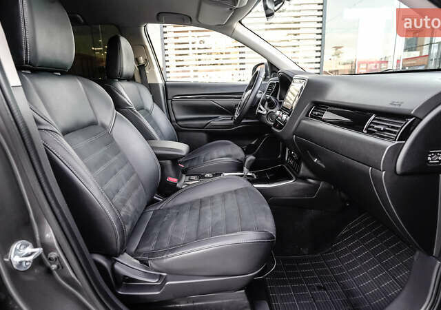 Коричневий Міцубісі Аутлендер, об'ємом двигуна 2.36 л та пробігом 80 тис. км за 24320 $, фото 5 на Automoto.ua