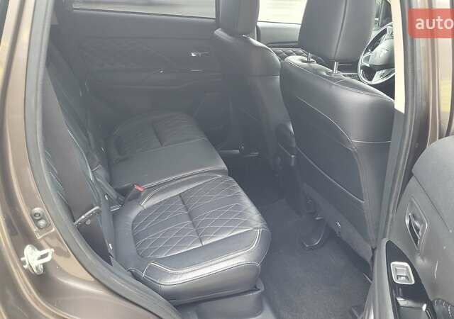 Коричневий Міцубісі Аутлендер, об'ємом двигуна 2 л та пробігом 1 тис. км за 23500 $, фото 10 на Automoto.ua