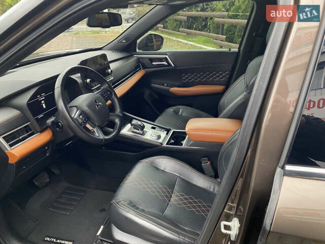 Коричневый Мицубиси Аутлендер, объемом двигателя 2.5 л и пробегом 43 тыс. км за 29500 $, фото 5 на Automoto.ua