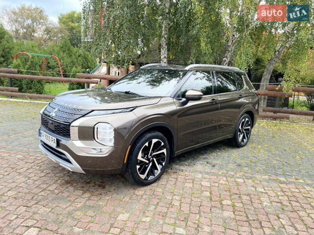 Коричневый Мицубиси Аутлендер, объемом двигателя 2.5 л и пробегом 43 тыс. км за 29500 $, фото 1 на Automoto.ua