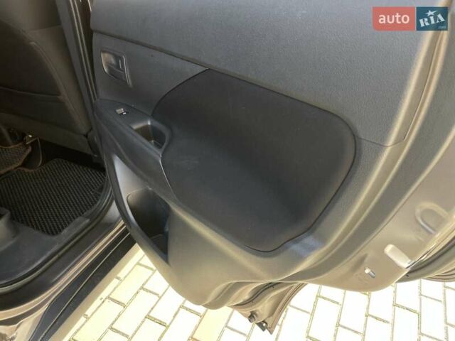 Коричневый Мицубиси Аутлендер, объемом двигателя 2 л и пробегом 65 тыс. км за 19500 $, фото 20 на Automoto.ua