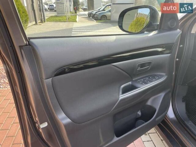 Коричневый Мицубиси Аутлендер, объемом двигателя 2 л и пробегом 65 тыс. км за 19500 $, фото 11 на Automoto.ua