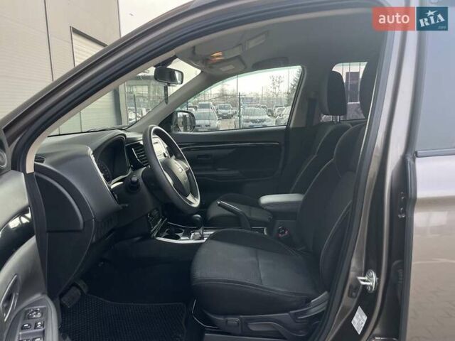 Коричневый Мицубиси Аутлендер, объемом двигателя 2 л и пробегом 65 тыс. км за 19500 $, фото 14 на Automoto.ua