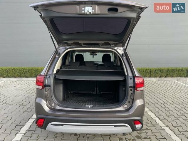 Коричневый Мицубиси Аутлендер, объемом двигателя 2 л и пробегом 65 тыс. км за 19500 $, фото 6 на Automoto.ua