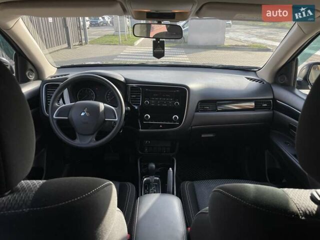 Коричневый Мицубиси Аутлендер, объемом двигателя 2 л и пробегом 65 тыс. км за 19500 $, фото 19 на Automoto.ua
