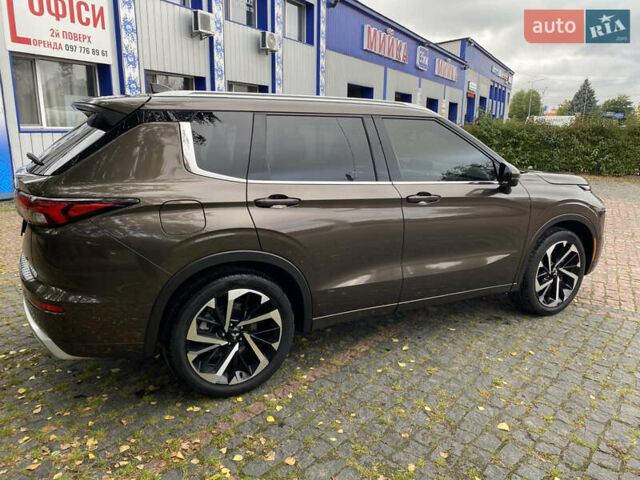 Коричневый Мицубиси Аутлендер, объемом двигателя 2.5 л и пробегом 43 тыс. км за 29500 $, фото 3 на Automoto.ua