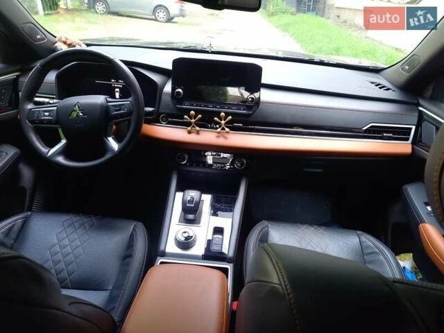 Коричневый Мицубиси Аутлендер, объемом двигателя 2.5 л и пробегом 47 тыс. км за 25000 $, фото 16 на Automoto.ua