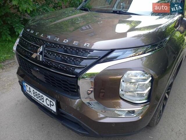 Коричневый Мицубиси Аутлендер, объемом двигателя 2.5 л и пробегом 47 тыс. км за 25000 $, фото 3 на Automoto.ua