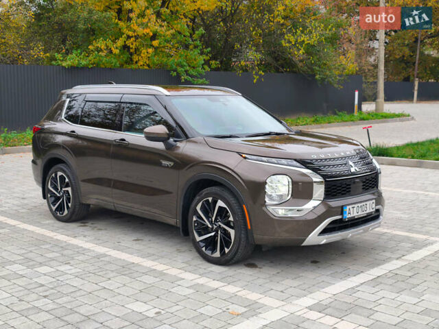 Коричневий Міцубісі Аутлендер, об'ємом двигуна 2.36 л та пробігом 23 тис. км за 39900 $, фото 17 на Automoto.ua