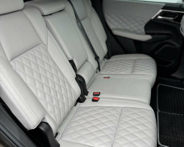 Коричневий Міцубісі Аутлендер, об'ємом двигуна 2.4 л та пробігом 23 тис. км за 38000 $, фото 35 на Automoto.ua