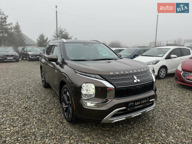 Коричневий Міцубісі Аутлендер, об'ємом двигуна 2.4 л та пробігом 23 тис. км за 38000 $, фото 2 на Automoto.ua