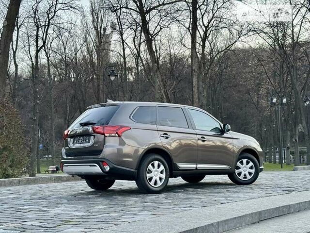 Коричневий Міцубісі Аутлендер, об'ємом двигуна 2 л та пробігом 2 тис. км за 26999 $, фото 32 на Automoto.ua