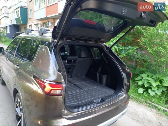 Коричневый Мицубиси Аутлендер, объемом двигателя 2.5 л и пробегом 47 тыс. км за 25000 $, фото 23 на Automoto.ua