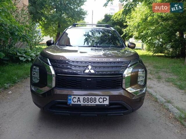 Коричневый Мицубиси Аутлендер, объемом двигателя 2.5 л и пробегом 47 тыс. км за 25000 $, фото 4 на Automoto.ua