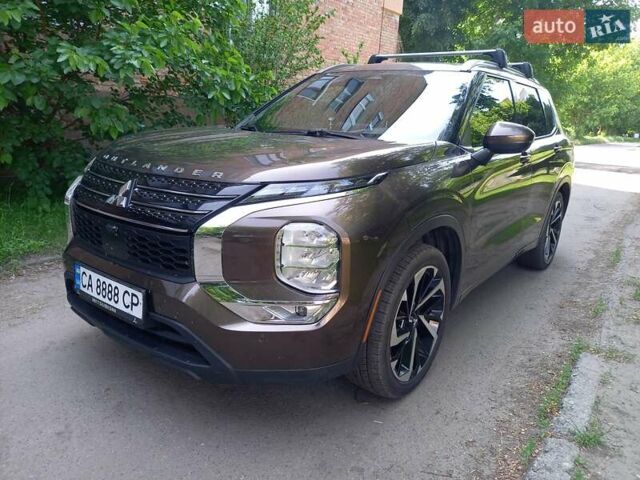 Коричневый Мицубиси Аутлендер, объемом двигателя 2.5 л и пробегом 47 тыс. км за 25000 $, фото 1 на Automoto.ua