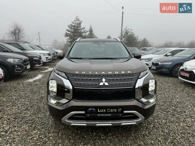Коричневий Міцубісі Аутлендер, об'ємом двигуна 2.4 л та пробігом 23 тис. км за 38000 $, фото 4 на Automoto.ua