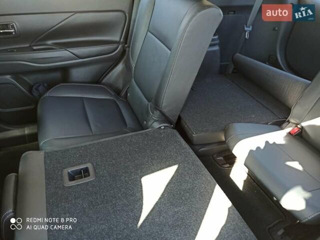 Червоний Міцубісі Аутлендер, об'ємом двигуна 2.4 л та пробігом 70 тис. км за 18500 $, фото 7 на Automoto.ua