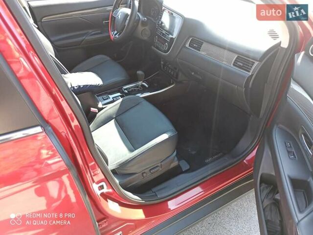 Червоний Міцубісі Аутлендер, об'ємом двигуна 2.4 л та пробігом 70 тис. км за 18500 $, фото 6 на Automoto.ua