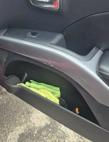 Красный Мицубиси Аутлендер, объемом двигателя 3 л и пробегом 351 тыс. км за 8000 $, фото 12 на Automoto.ua