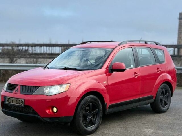 Красный Мицубиси Аутлендер, объемом двигателя 2 л и пробегом 290 тыс. км за 5200 $, фото 4 на Automoto.ua